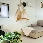 Downtown Homey Duplex With Private Yard * Bukarest