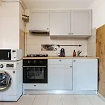 Downtown Homey Duplex With Private Yard Apartmán