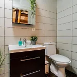 Downtown Homey Duplex With Private Yard * Bukarest