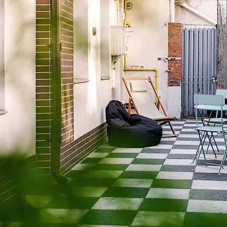 Downtown Homey Duplex With Private Yard Apartmán Bukurešť