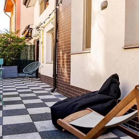 Downtown Homey Duplex With Private Yard Apartment Bucharest