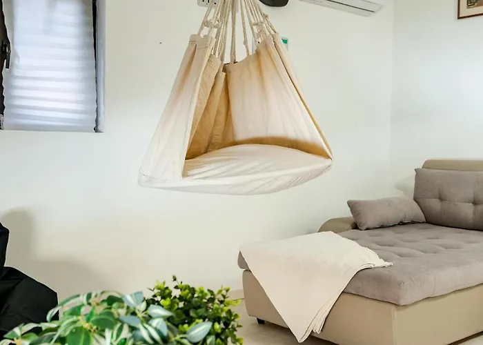 Downtown Homey Duplex With Private Yard * Bucharest