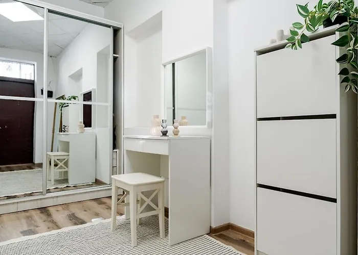 Downtown Homey Duplex With Private Yard Apartment *