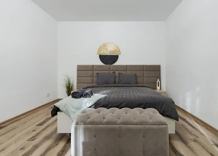 Downtown Homey Duplex With Private Yard Apartment